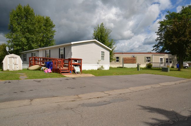 Madison Village in Liverpool, NY - Building Photo - Building Photo