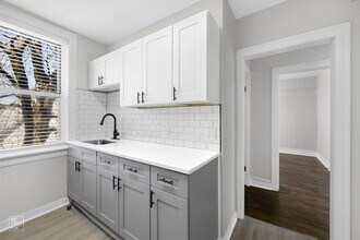 7706 South Coles 2837 E 77th St Chicago, IL 60649 in Chicago, IL - Building Photo - Building Photo