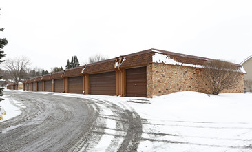 Regency Condominiums in Burnsville, MN - Building Photo - Building Photo