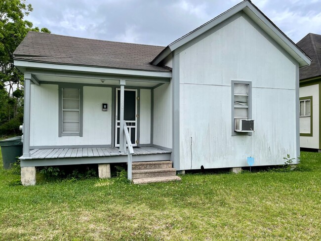 property at 1130 Elgie St
