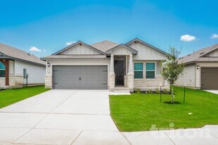 5811 Zoey Wy in Saint Hedwig, TX - Building Photo