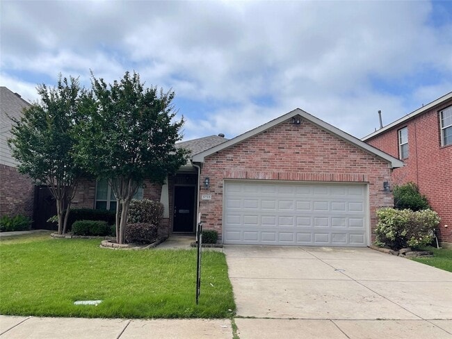 property at 5733 Pebble Ridge Dr