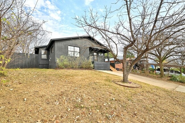 919 Walter St in Austin, TX - Building Photo - Building Photo