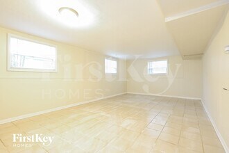 660 Jefferson Ave in Carpentersville, IL - Building Photo - Building Photo