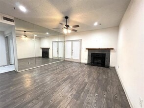 9747 Whitehurst Dr in Dallas, TX - Building Photo - Building Photo