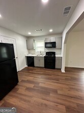 392 2nd St in Forest Park, GA - Building Photo - Building Photo