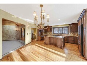 7210 Juniper Ave in Excelsior, MN - Building Photo - Building Photo