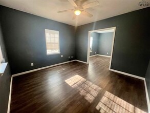 1102 Bluff St in Wichita Falls, TX - Building Photo - Building Photo
