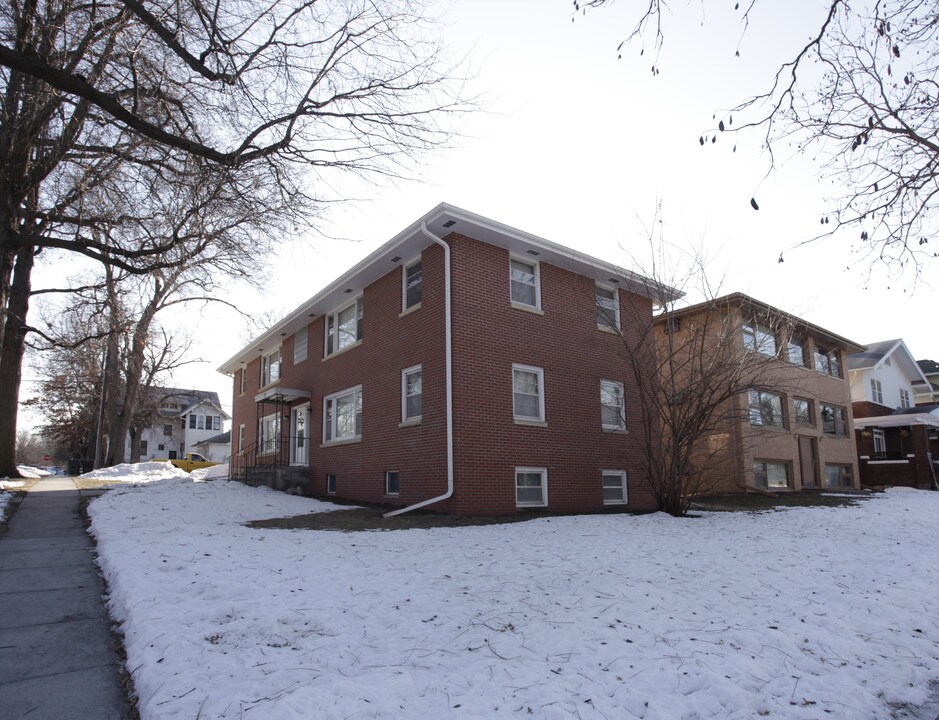 1301 S 23rd St in Lincoln, NE - Foto de edificio