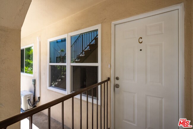 2027 Euclid St in Santa Monica, CA - Building Photo - Building Photo