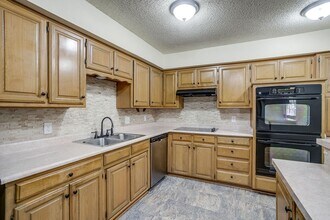 1108 Lakeview Dr in Azle, TX - Building Photo - Building Photo