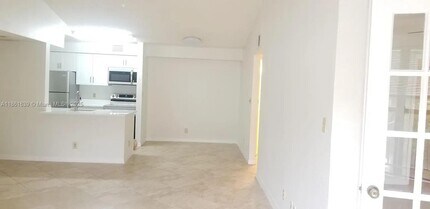 2826 S University Dr in Davie, FL - Foto de edificio - Building Photo
