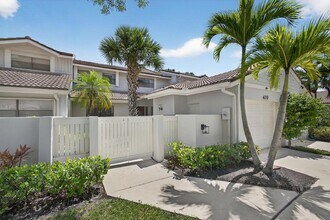 479 Prestwick Cir in Palm Beach Gardens, FL - Building Photo - Building Photo