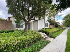 62 Sorenson in Irvine, CA - Building Photo - Building Photo