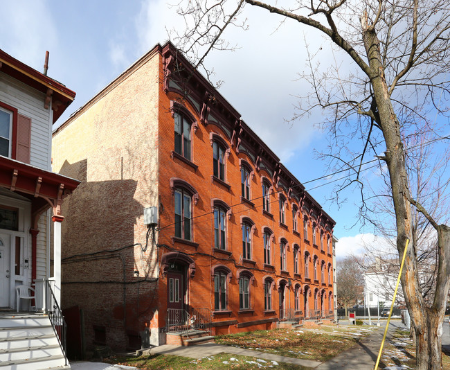 South Hamilton Street in Poughkeepsie, NY - Building Photo - Building Photo