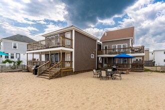 2 Traynor St in Old Orchard Beach, ME - Building Photo - Building Photo