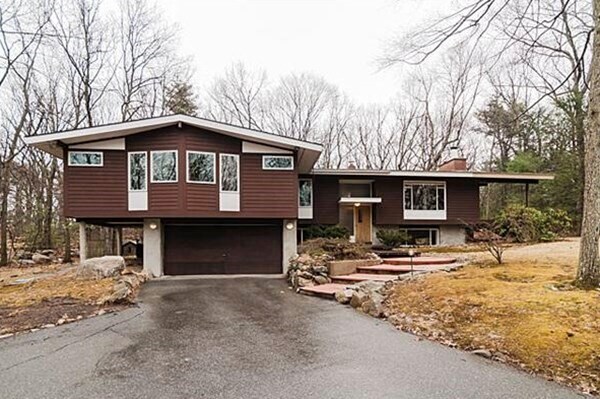 31 Partridge Rd in Lexington, MA - Building Photo