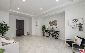 20231 Bentley Way in Los Angeles, CA - Building Photo - Building Photo