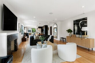 5319 West Blvd in Los Angeles, CA - Foto de edificio - Building Photo
