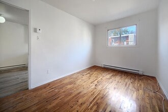 6371 Rue Pascal in Montréal, QC - Building Photo - Building Photo