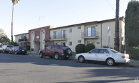 6706 Cleon Ave in North Hollywood, CA - Foto de edificio - Building Photo