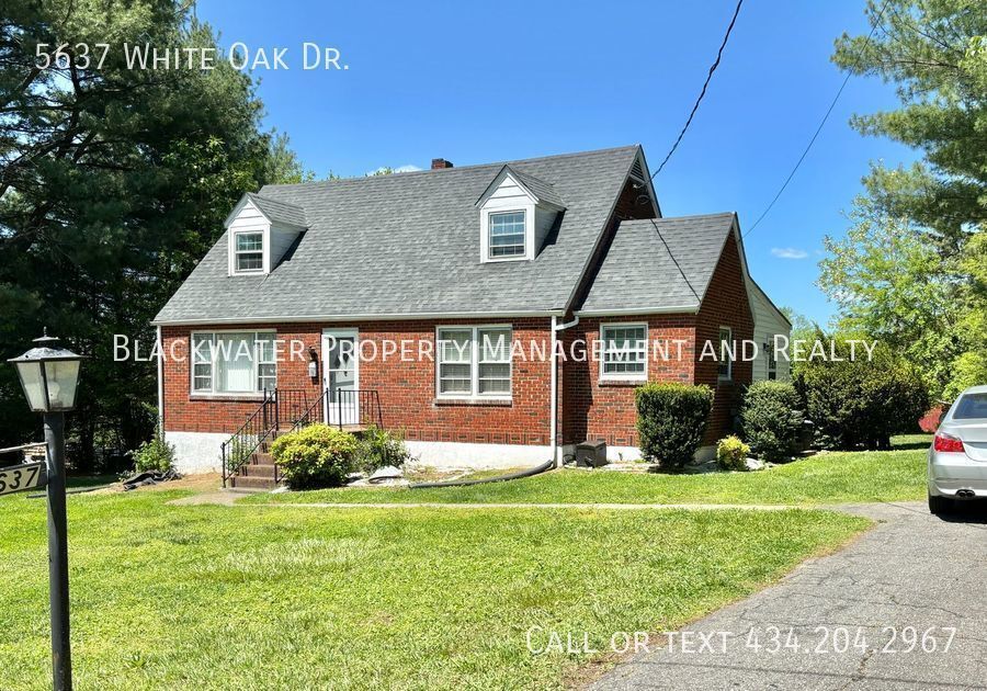 5637 White Oak Dr in Lynchburg, VA - Building Photo
