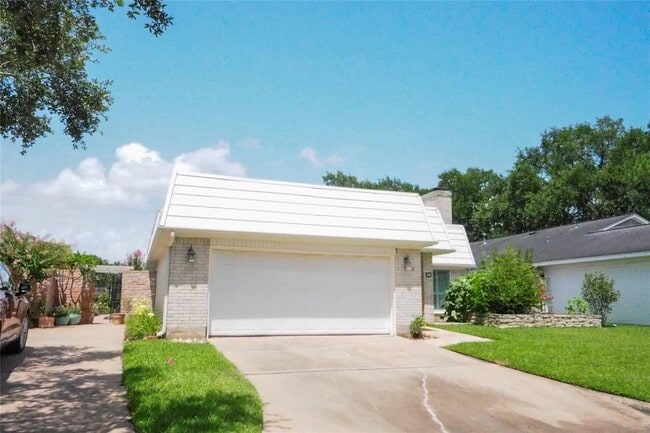 5 Tiffany Square in Sugar Land, TX - Building Photo - Building Photo