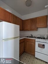 711 W Belmont Ave, Unit #711-502 in Chicago, IL - Building Photo - Building Photo