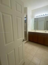 15064 SW 118th Ln in Miami, FL - Foto de edificio - Building Photo