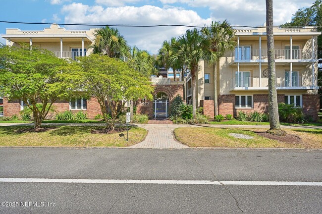 property at 2912 St Johns Ave