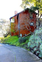 6 River Oak Ct in San Rafael, CA - Building Photo - Building Photo