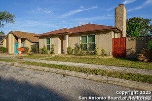 709 Meadow Arbor Ln in Universal City, TX - Building Photo