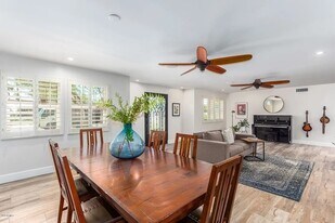 8070 E Vía Bonita in Scottsdale, AZ - Building Photo