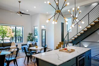 511 Memorial Heights Dr in Houston, TX - Building Photo - Building Photo