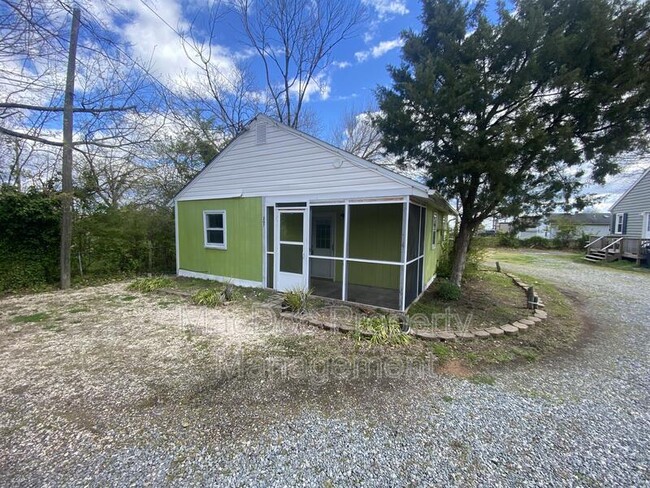 207 N Irving Ave in Colonial Beach, VA - Building Photo - Building Photo