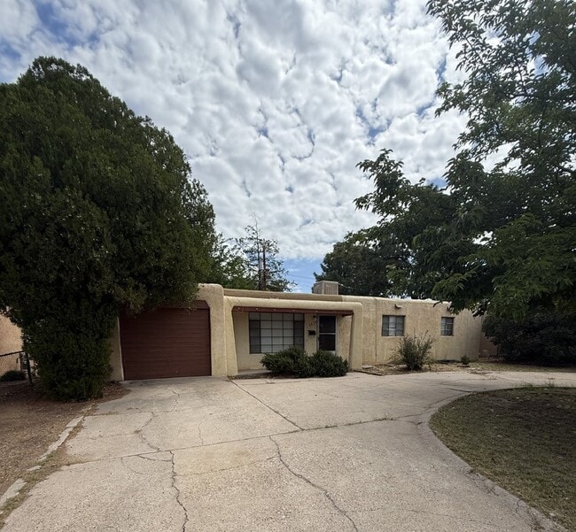 property at 1612 Hendola Dr NE