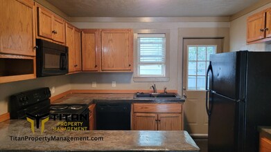 712 Lillian St in Benton, AR - Building Photo - Building Photo