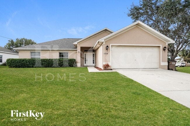 property at 1606 SW 14th St