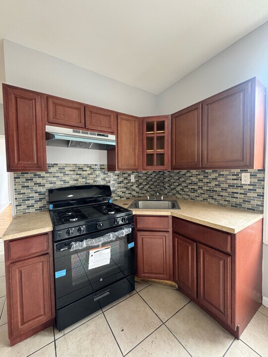 641 15th Ave in Newark, NJ - Building Photo