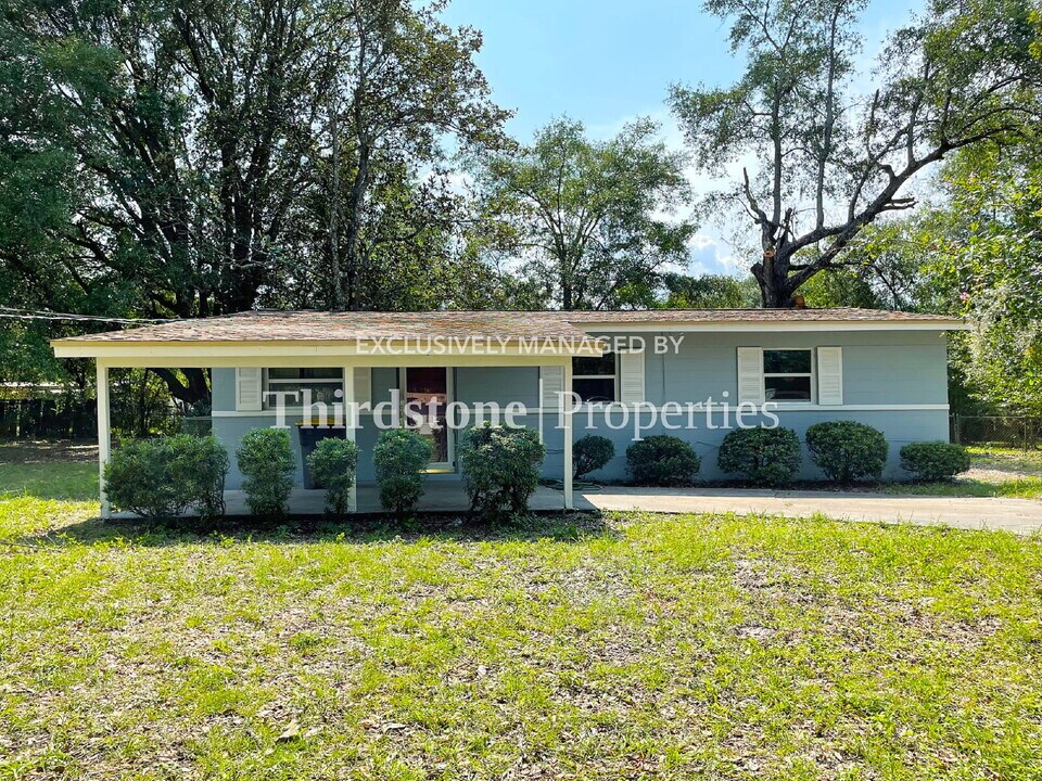8544 Oak Leaf Rd in Jacksonville, FL - Building Photo