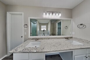 20911 Hazy Bluff Ct in Katy, TX - Building Photo