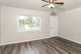 1821 Catalpa Ave in Cincinnati, OH - Building Photo - Building Photo