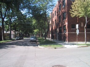 3610 W Sunnyside Ave, Unit 1 in Chicago, IL - Foto de edificio - Building Photo