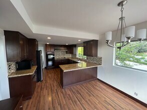 490 Starlight Crest Dr in La Canada Flintridge, CA - Building Photo - Building Photo