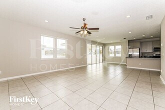 1067 Persimmon Dr in Middleburg, FL - Building Photo - Building Photo