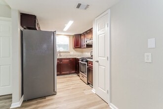 7327 Shady Vale Ln in Houston, TX - Building Photo - Building Photo