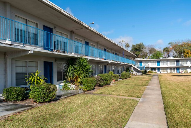 Park Apartments in Daytona Beach, FL - Building Photo - Building Photo