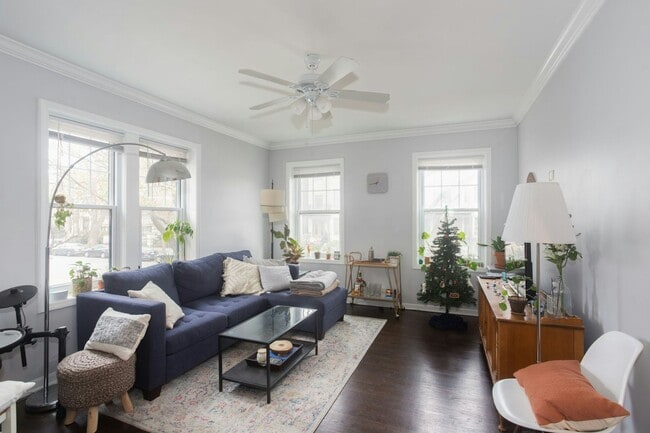 property at 3708.1 N Sheffield Ave