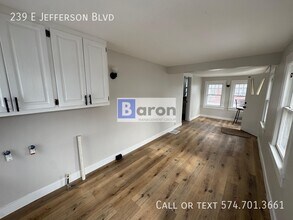 239 E Jefferson Blvd in Mishawaka, IN - Building Photo - Building Photo