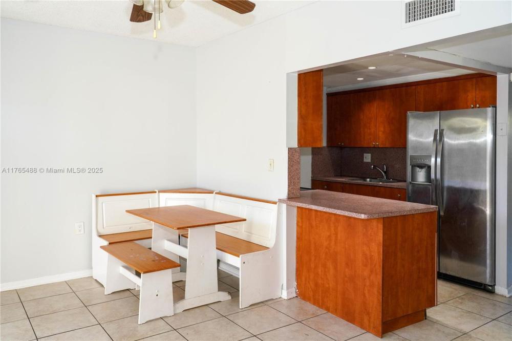 14303 Memorial Hwy in Miami, FL - Building Photo